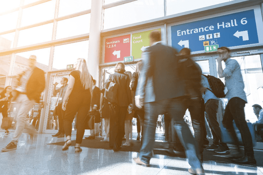 How to turn your trade fair stand into a visitor magnet (in 6 steps)