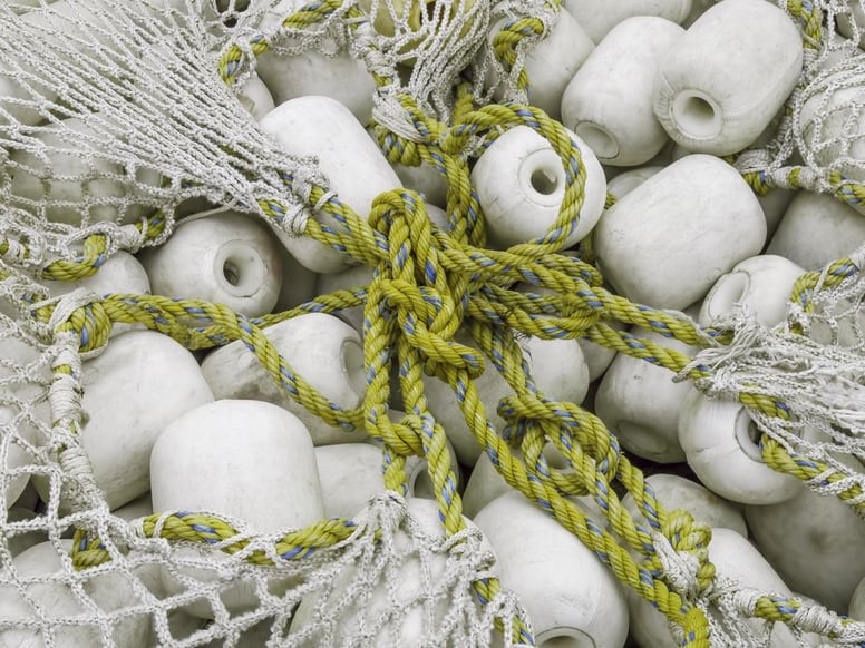 Fischernetze recyceln und neu verarbeiten
