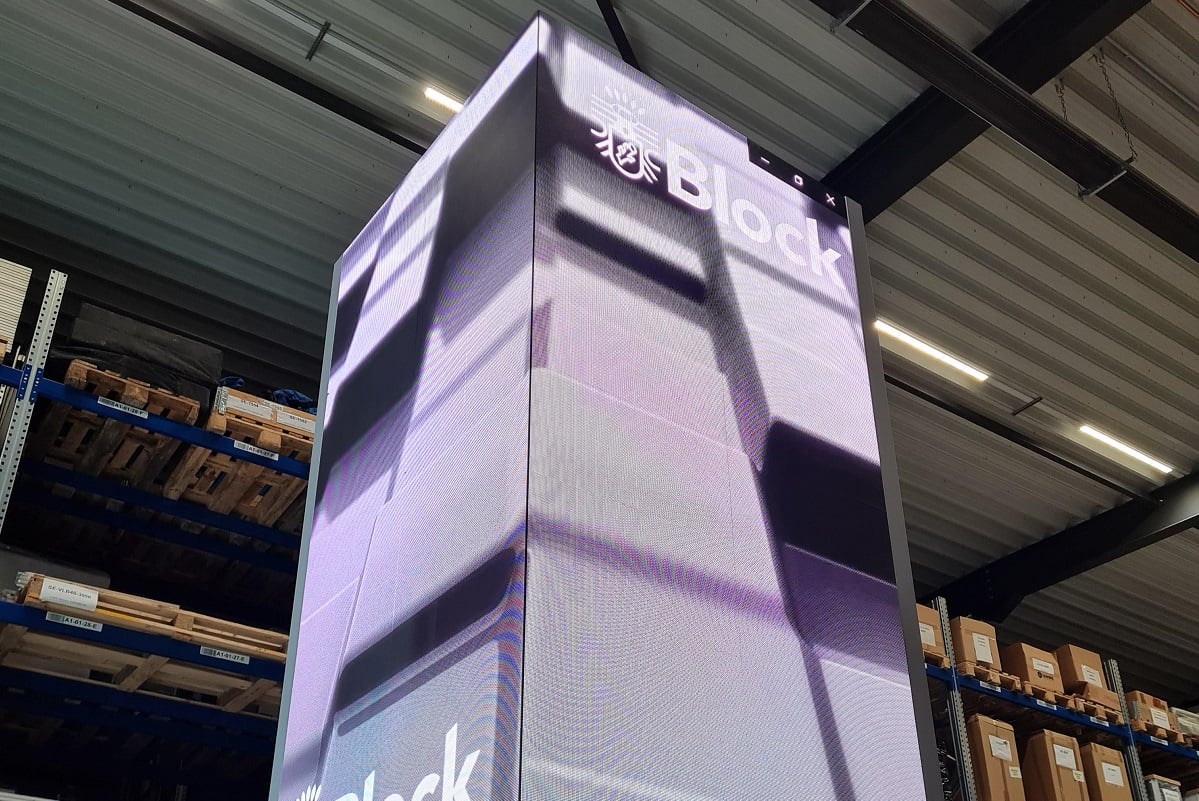 Messestand mit LED-Turm Aufsatz